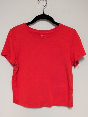 Old Navy Short Sleeve Crewneck Tee in Bright Red